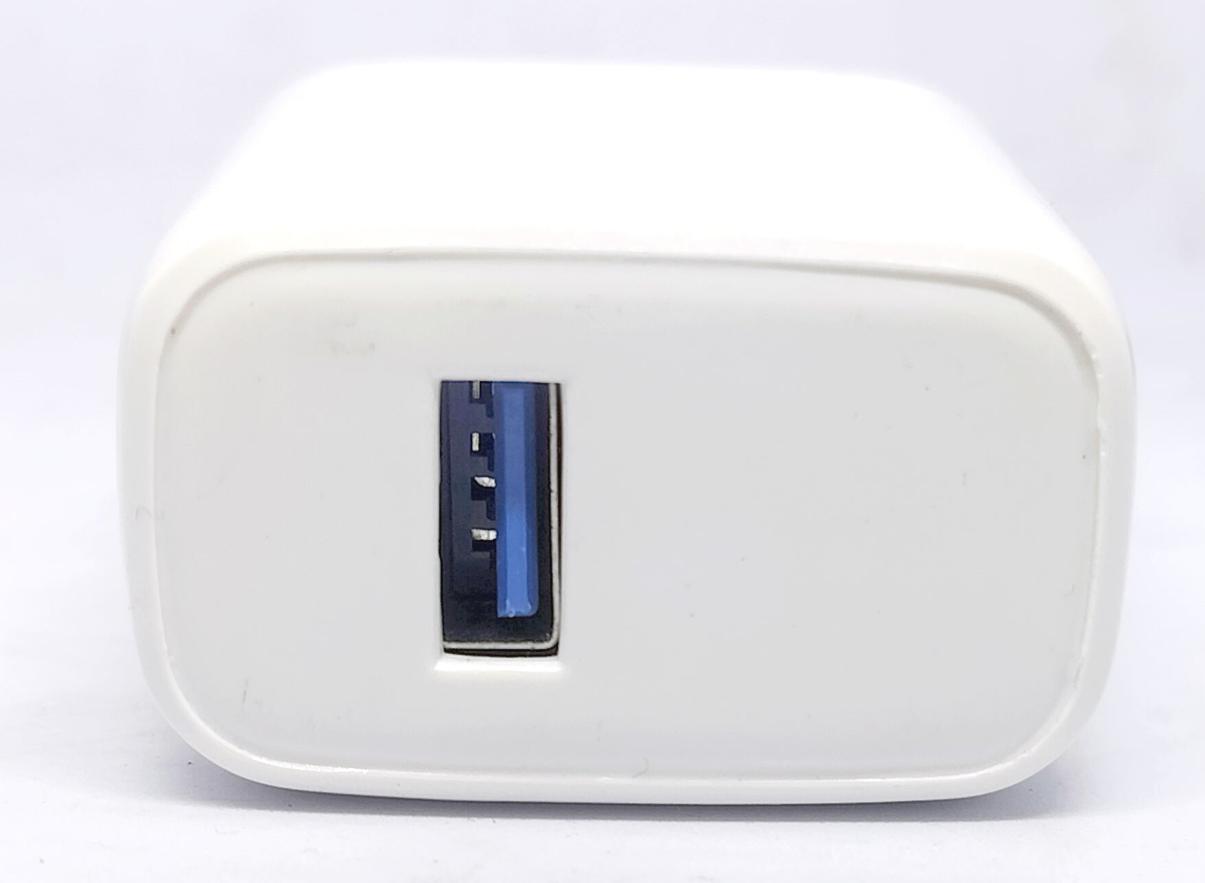 Houzaide USB charger adapter port view